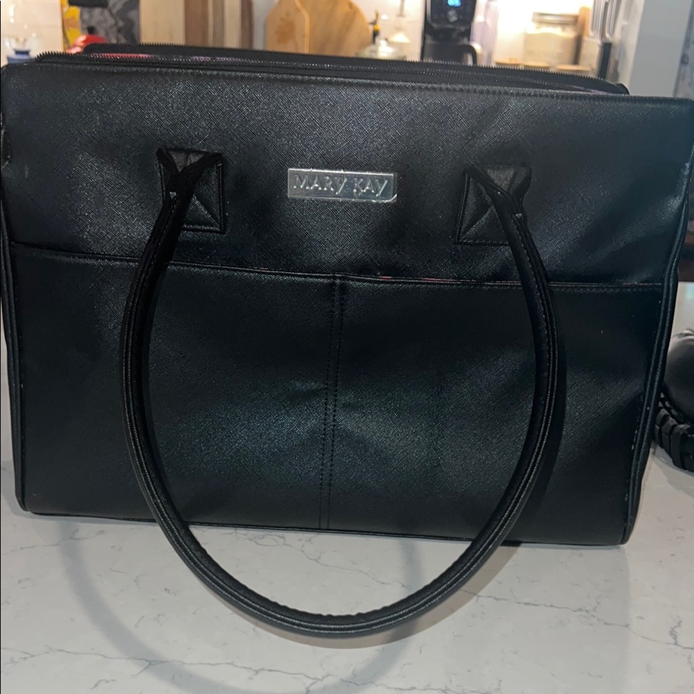 Mary Kay Black Consultant’s Bag Sleek and Durable